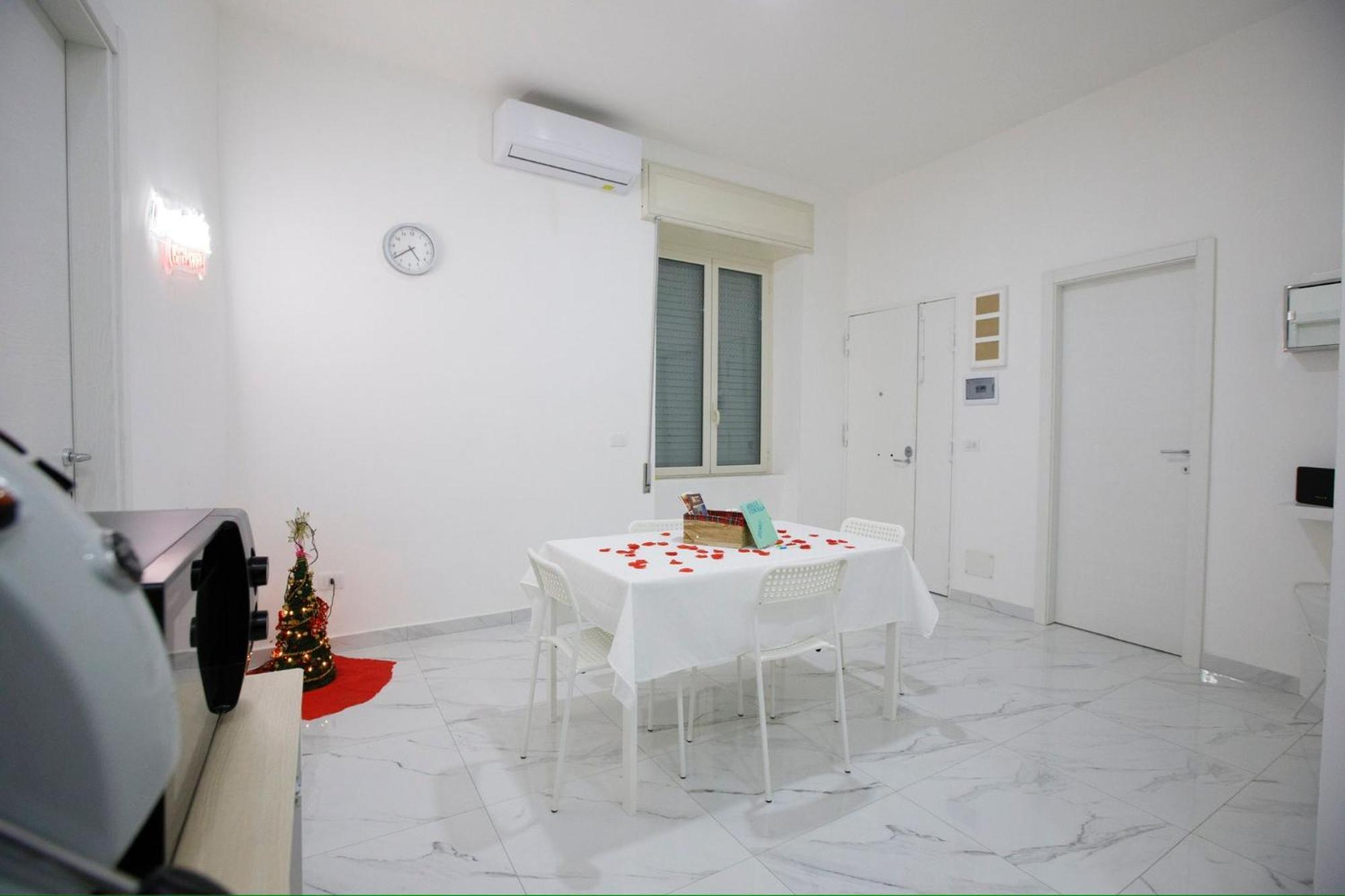 Metro Stazione-duomo 500m -appartamento Centrale Ed Elegante Appartement Naples